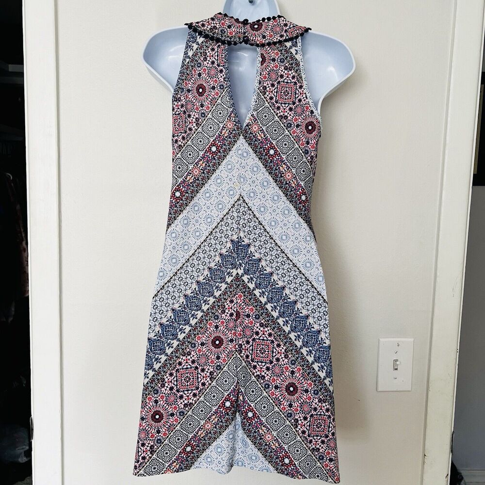Trixxi Clothing Company Mini Dress Button Neck Closure Collar Geometric Small - Picture 2 of 12